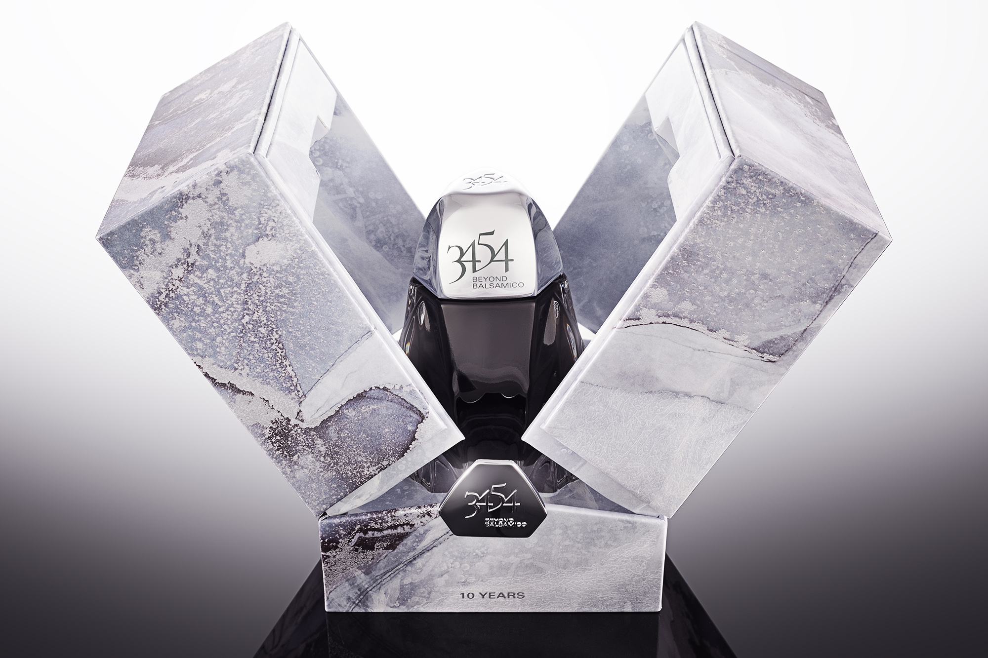 國際包裝設(shè)計分享|Maison Venkov 設(shè)計的高端陳醋包裝設(shè)計欣賞